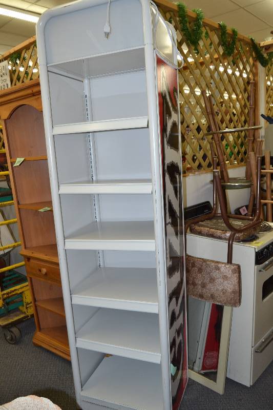 lot 142 image: Display Shelf