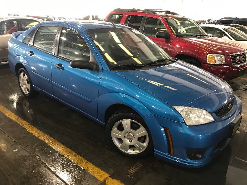lot 2 image: 2007 Ford Focus SES