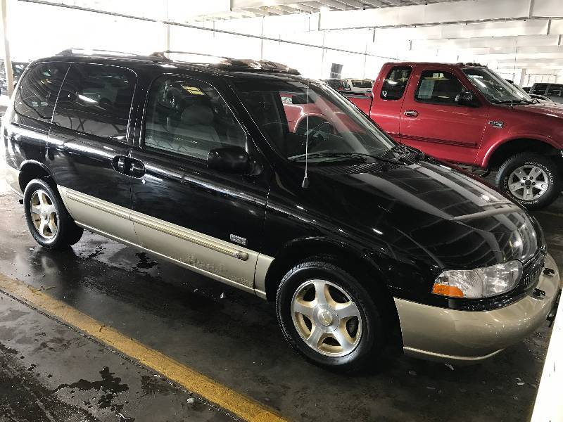 lot 16 image: 1999 Mercury Villager Estate