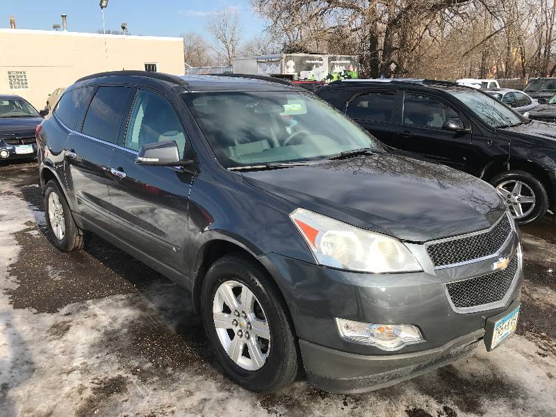 lot 25 image: 2010 Chevrolet Traverse LT AWD