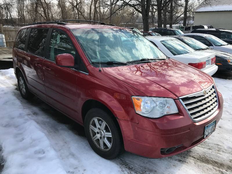 lot 27 image: 2008 Chrysler Town & Country Touring