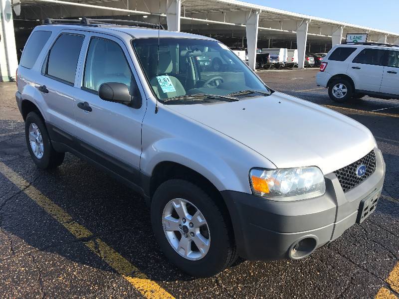 lot 32 image: 2005 Ford Escape XLT 4x4