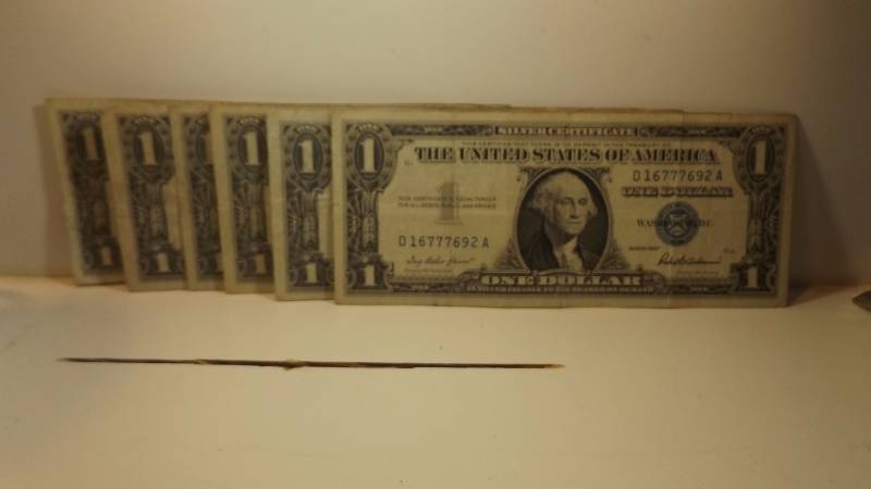 �� Lot of 6 � One Dollar Silver Certificates