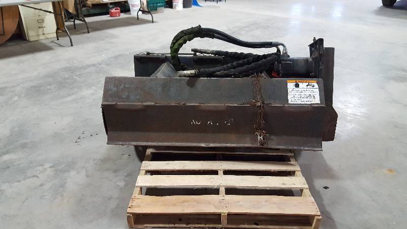 lot 16 image: Bobcat Melroe 52 Tiller with Quick Attach for skid steer  - Used