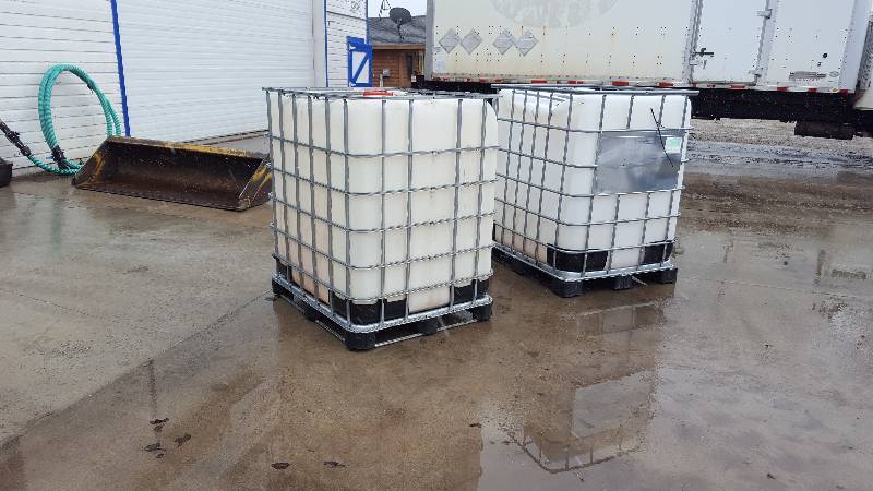 lot 18 image: 2 Used Empty 350 gallon Shuttle