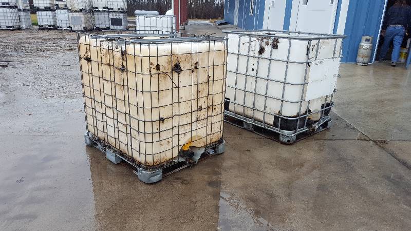 lot 19 image: 2 Used Empty 250 gallon Shuttle