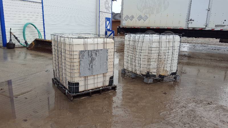lot 23 image: 2 Used Empty 250 gallon Shuttle