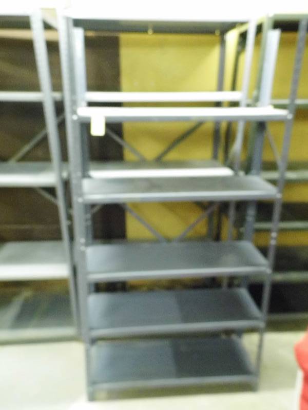 lot 6 image: Metal Shelf