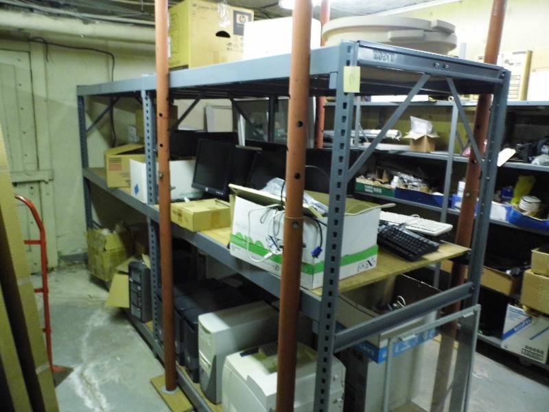 lot 13 image: Metal Shelf