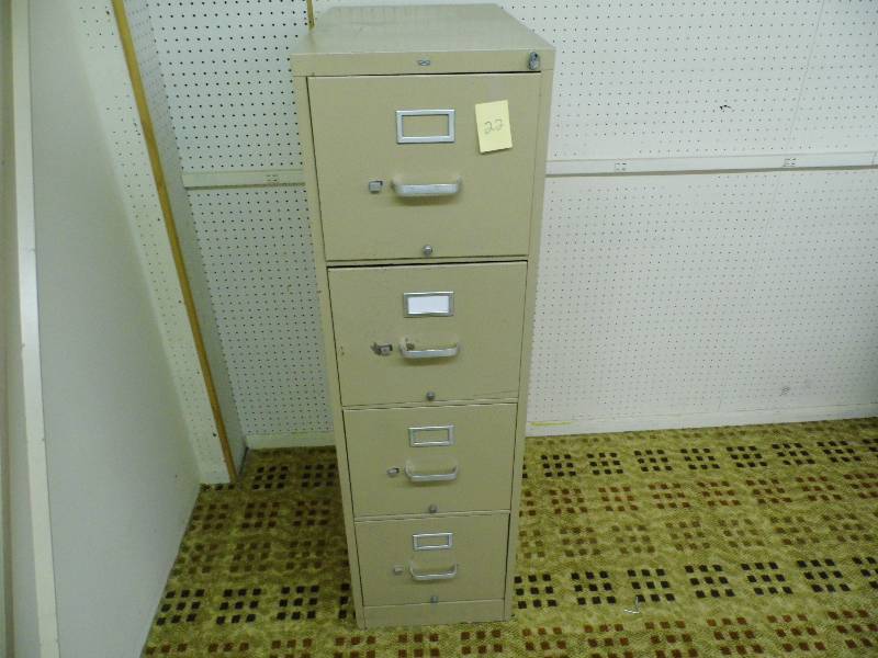 lot 22 image: Hon 4 Drawer File Cabinet
