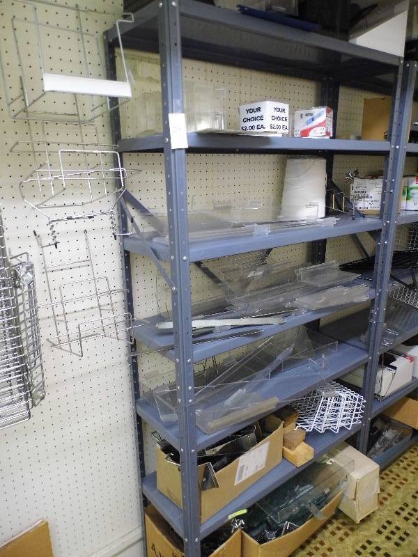 lot 29 image: Metal Shelf