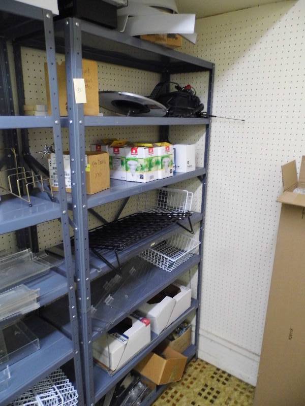 lot 30 image: Metal Shelf