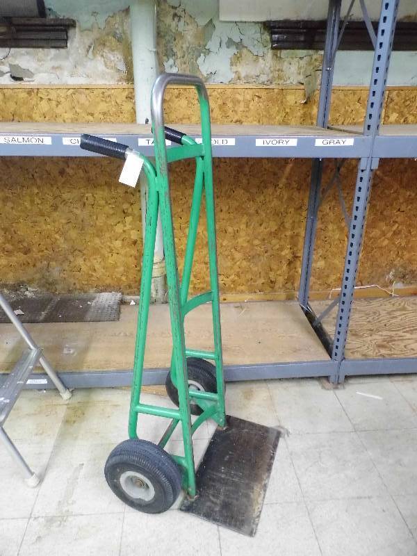 lot 36 image: Green 2 Wheel Dolly