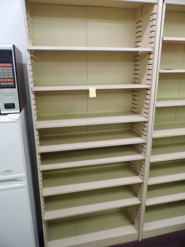 lot 50 image: Metal Shelf