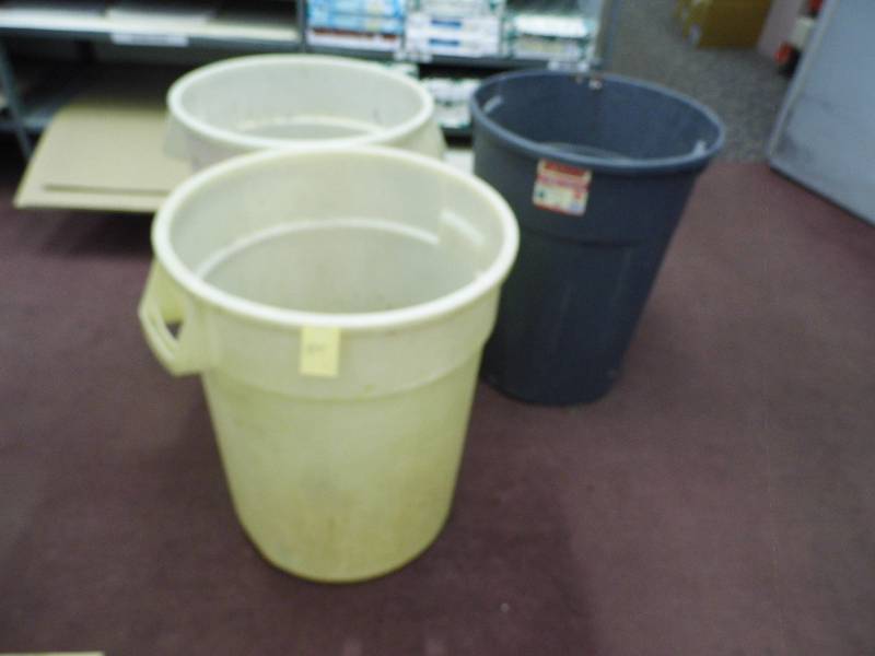 lot 54 image: 3 Garbage Cans