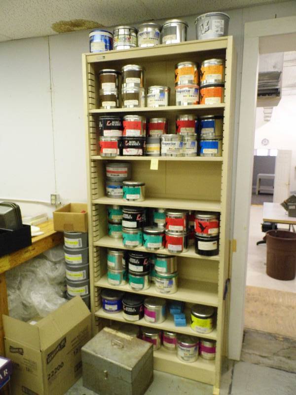 lot 56 image: Metal Shelf