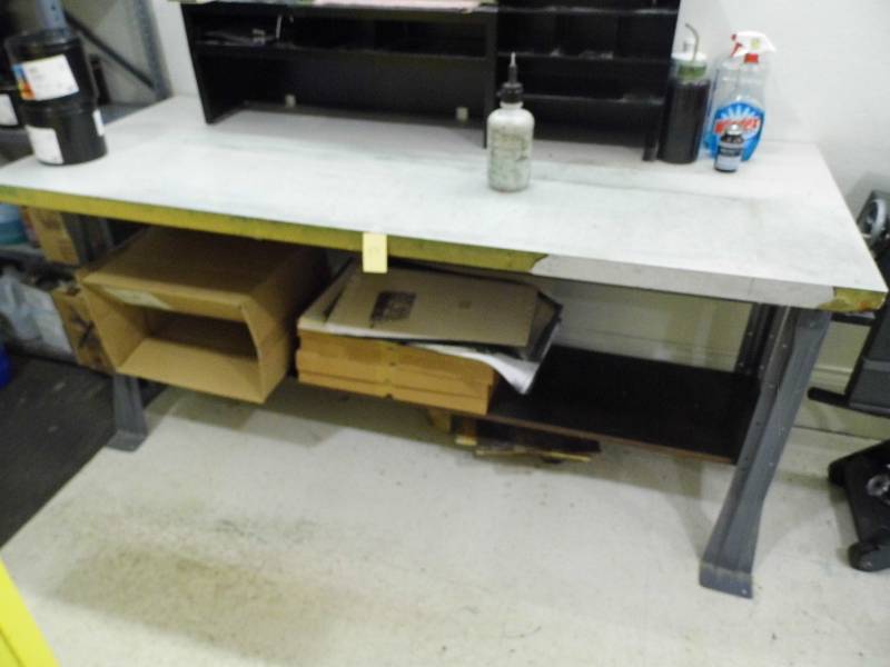 lot 59 image: Table w Metal Base