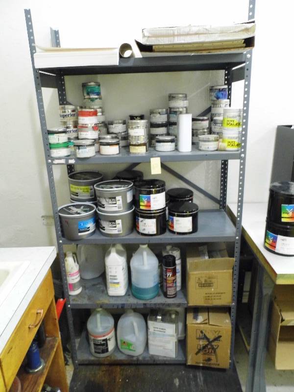 lot 62 image: Metal Shelf