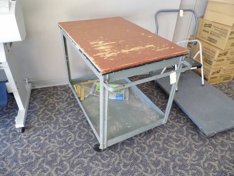 lot 73 image: Cart