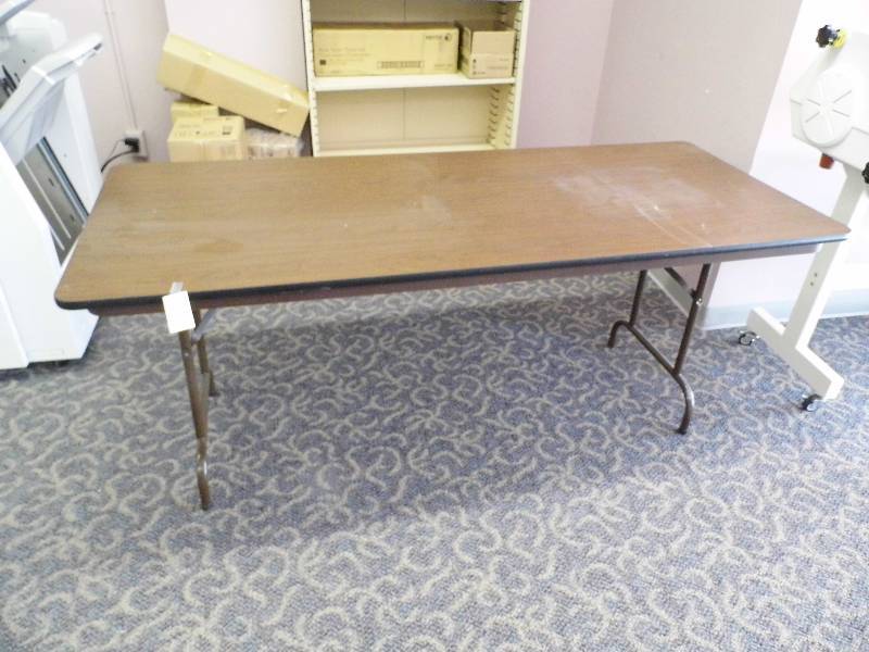 lot 74 image: 6 Table