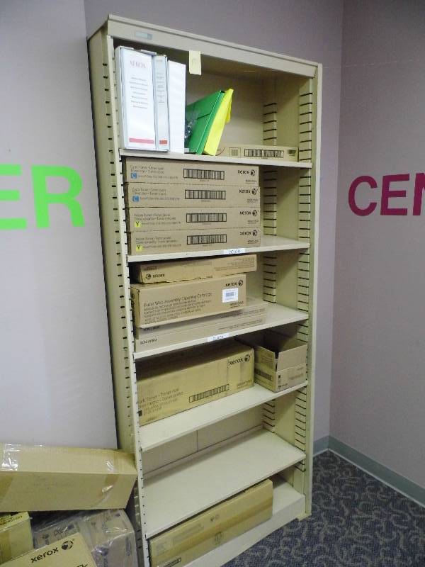 lot 80 image: Metal Shelf