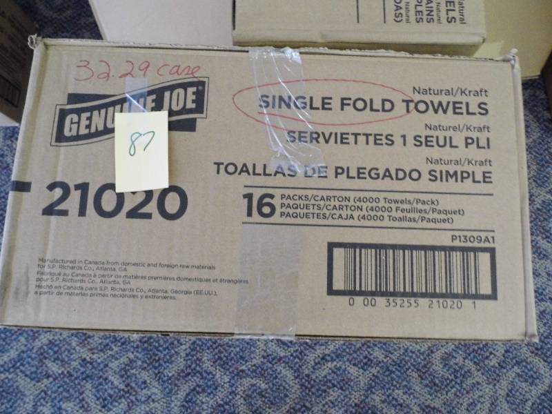 lot 87 image: Single Fold Towels