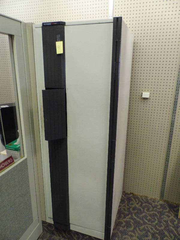 lot 91 image: Schwab Safe