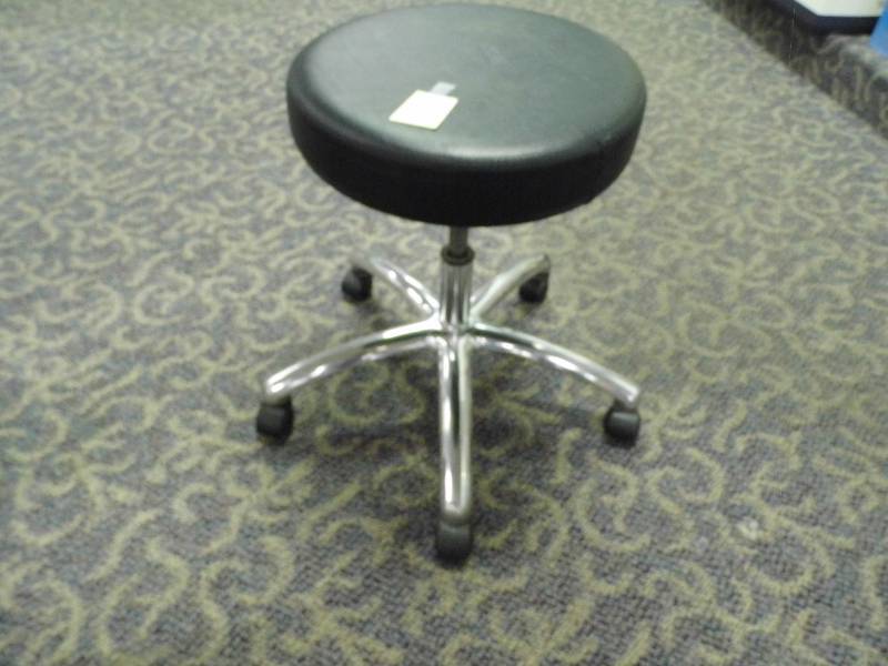 lot 123 image: Stool