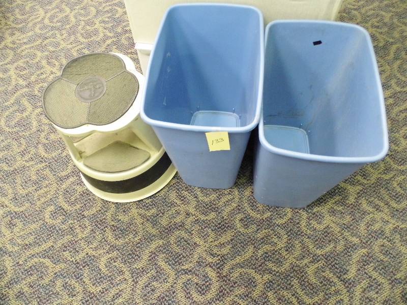 lot 133 image: 2 Garbage Cans and Kik Step Stool