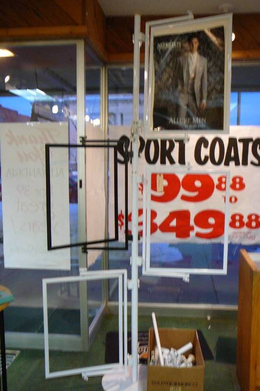 lot 1 image: Advertisement Stand