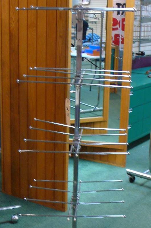 lot 5 image: Chrome Rack 61 tall x 17 x 20