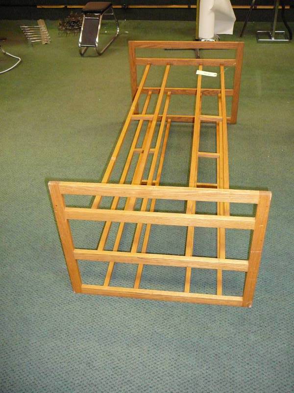 lot 35 image: Display Rack