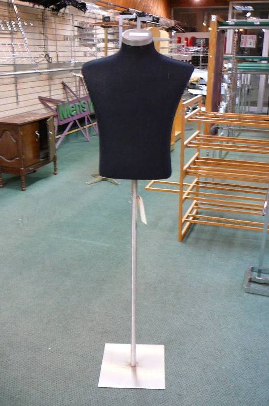 lot 38 image: Shirt Manikin