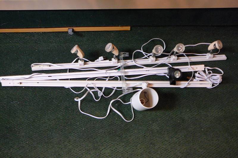 lot 52 image: Track lighting