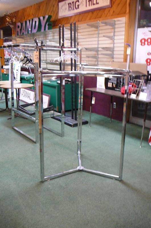 lot 62 image: Display Rack