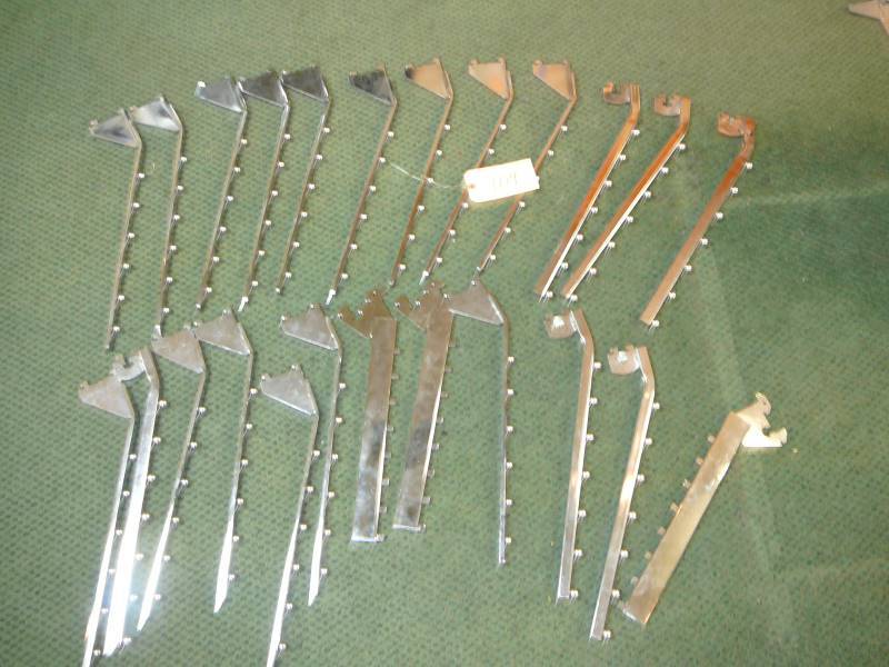 lot 109 image: Brackets