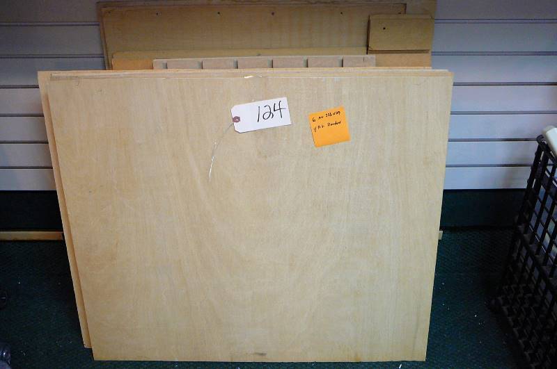 lot 124 image: Wood