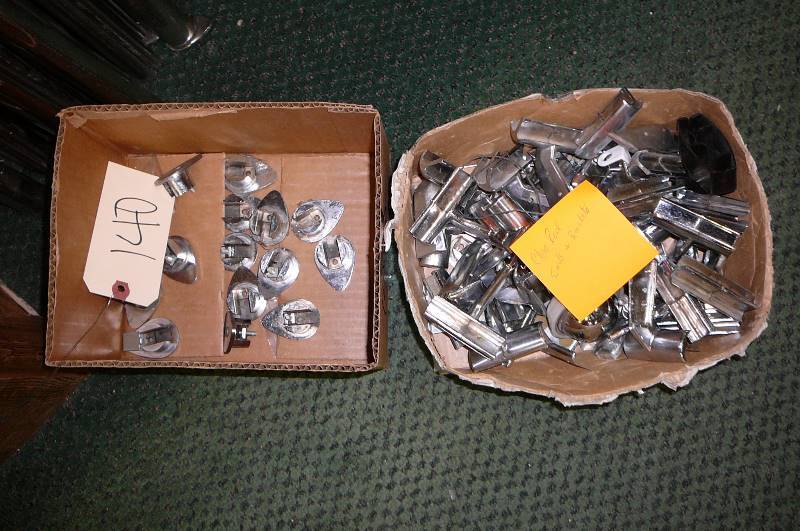 lot 140 image: Clothing Rod Ends & Brackets