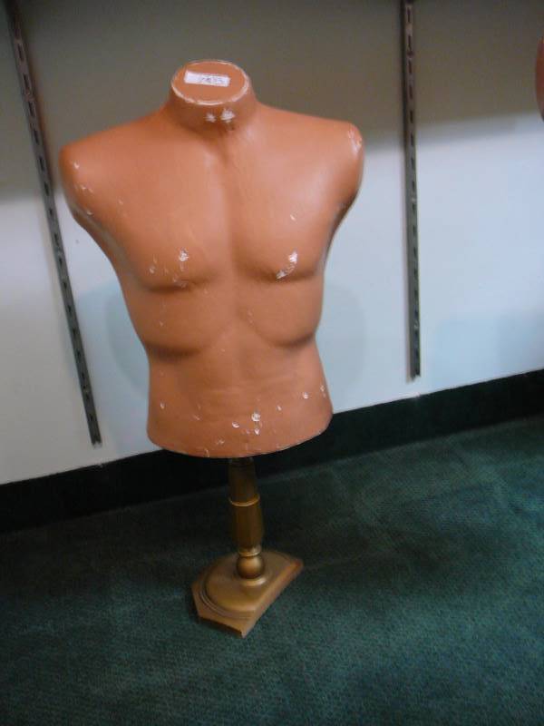 lot 145 image: Mannequin