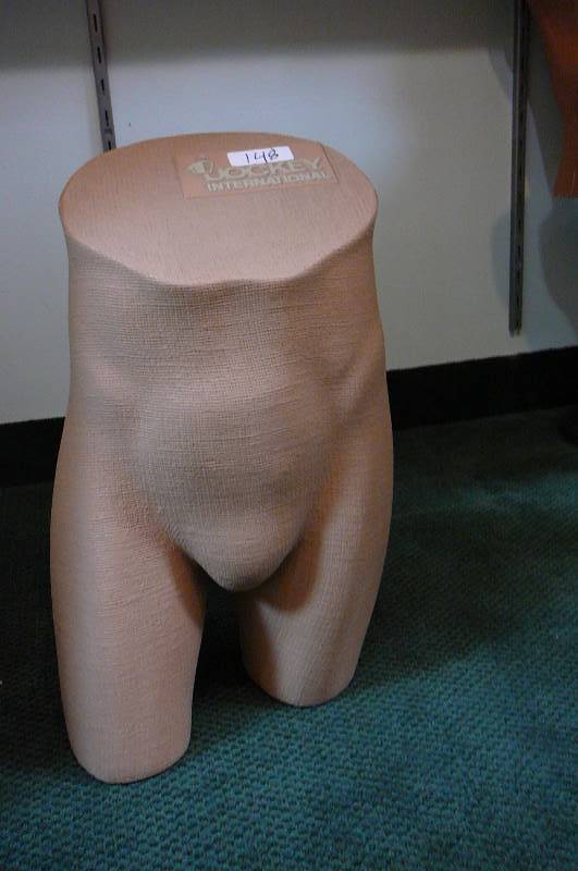 lot 148 image: Mannequin