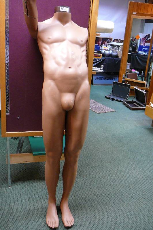 lot 157 image: Mannequin