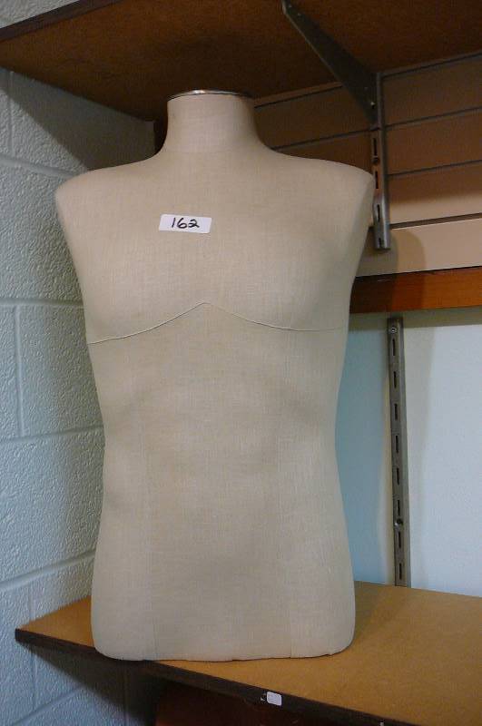 lot 162 image: Mannequin