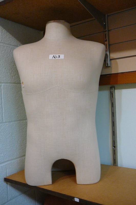 lot 163 image: Mannequin
