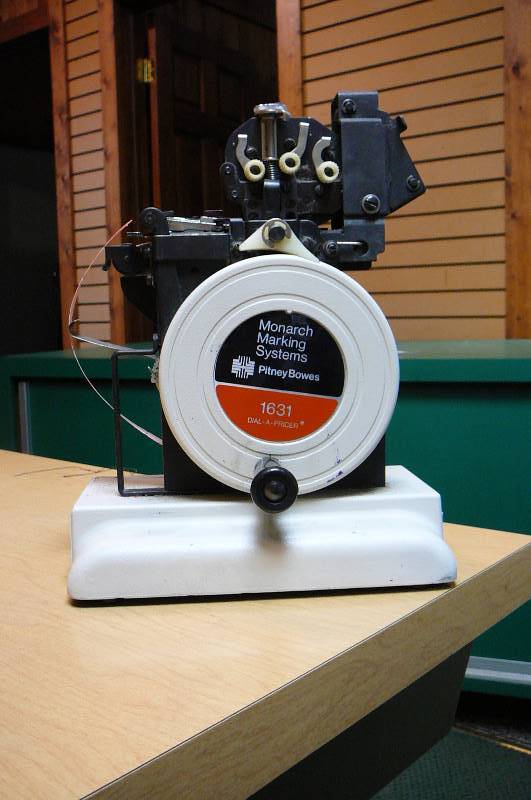 lot 185 image: Price Marker & Postage Scale