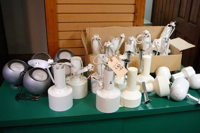 lot 189 image: Lot of Lights