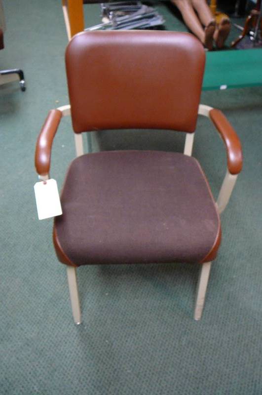 lot 196 image: Office Chair