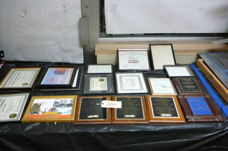 lot 200 image: Wooden Plaques & Picture Frames