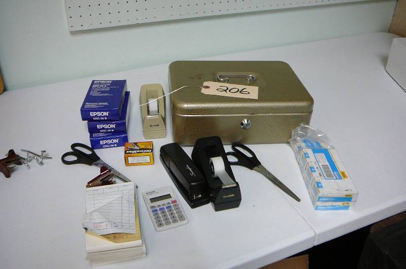 lot 206 image: Office Items