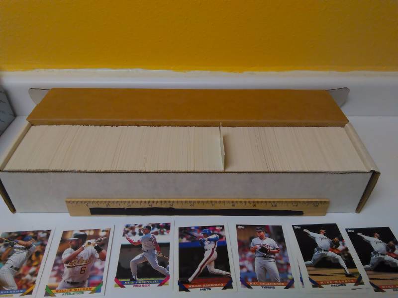 lot 589 image: 1993 Baseball Topps, Doubles (approx. 1000 cards)