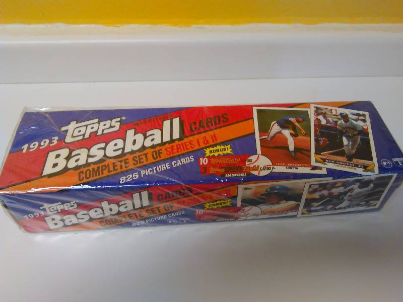 lot 553 image: 1993 Complete Set, Topps Baseball Cards